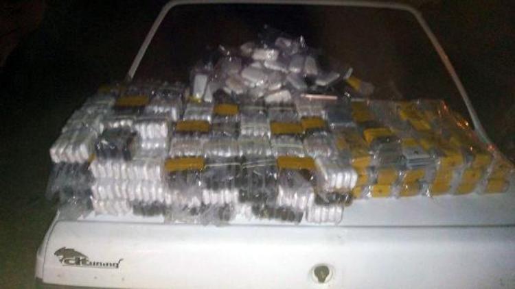 Irak plakalı otomobilde 768 kaçak cep telefonu