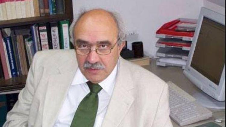 Türkolojinin önde gelen ismi Prof. Tezcan yaşamını yitirdi