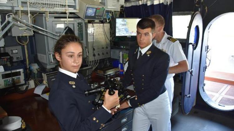 İtalyan savaş gemisi, eğitim için Marmariste