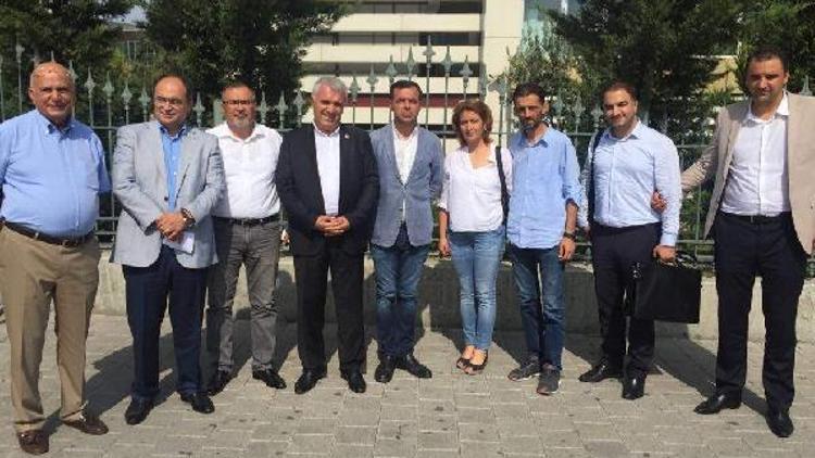 CHPli avukatlar Kılıçdaroğlunun gözaltına alınan avukatı Celal Çeliki ziyaret etti