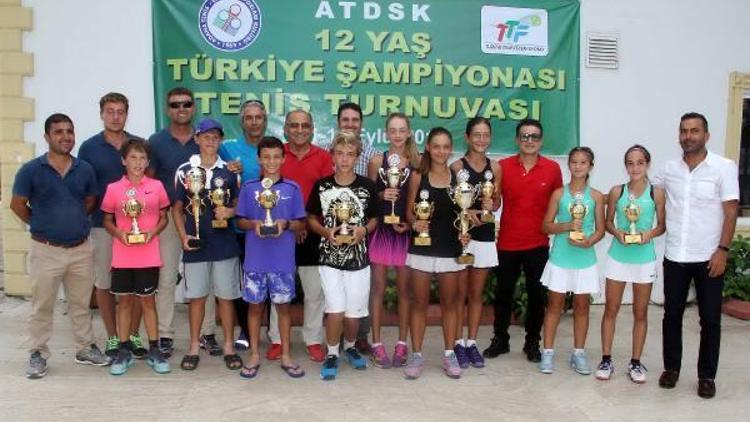 12 yaş Türkiye Tenis Şampiyonası Adanada yapıldı