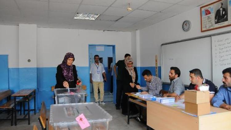 Esenler Belediyesi pazar yerinin değiştirilmesi kararını Esenler halkına bıraktı