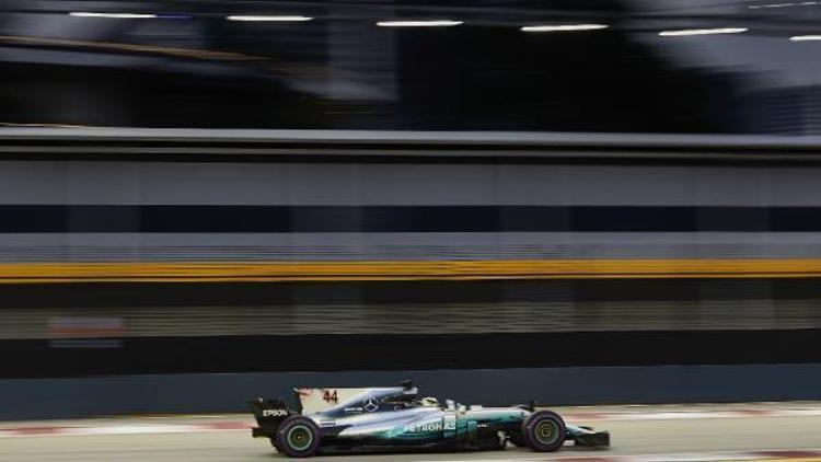 Singapur GPde zafer Hamiltonın