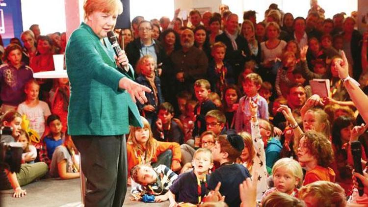 18 yaş altı Almanlar Merkel’i tercih etti