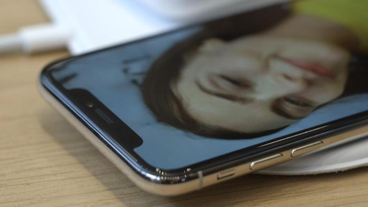 iPhone Xin Face ID özelliği mi iris tarayıcı teknolojisi mi