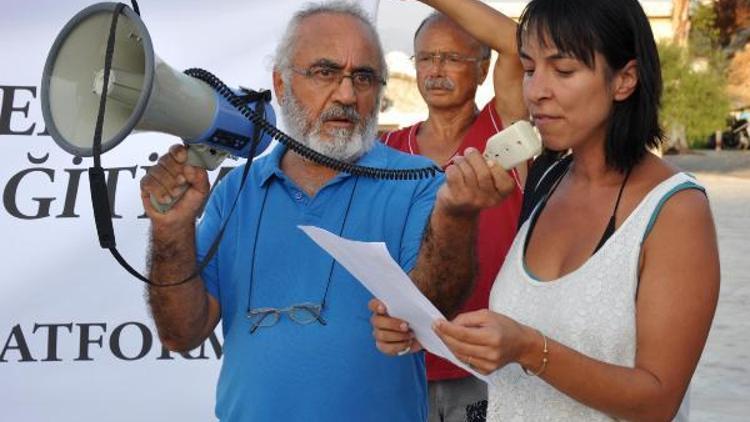 Datçada müfredat protestosu