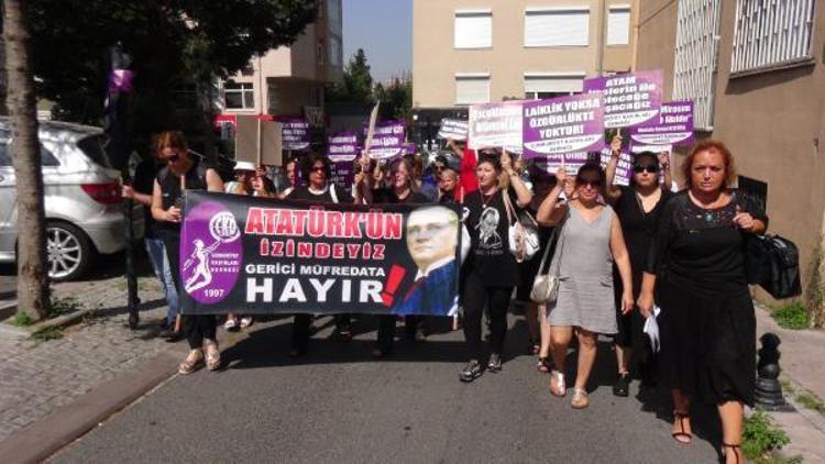 Cumhuriyet Kadınları Derneğinden ‘Müfredat’ protestosu