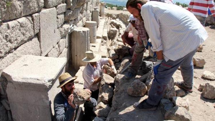 Kibyra Antik Kentinde kazılar ana caddede yoğunlaştı