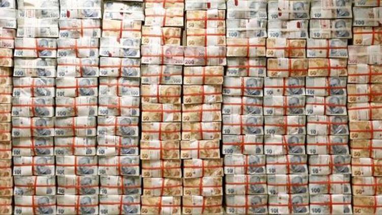 Hazine 3,8 milyar lira borçlandı