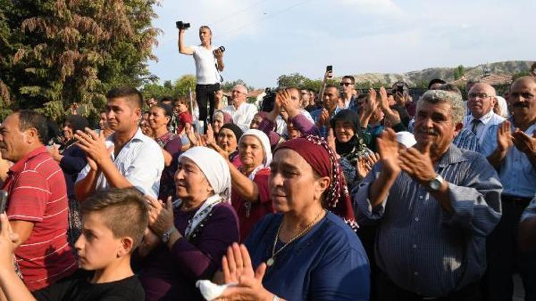 Kılıçdaroğlu, Çorumda şehit Astsubay ve Aybüke öğretmenin ailelerini ziyaret etti / Ek fotoğraflar