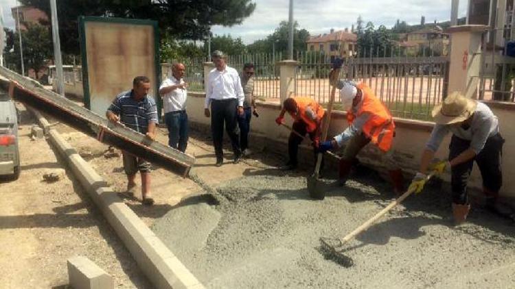 Pazar ilçesinde kaldırımlar yenileniyor