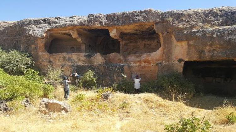 Midyatta 1300 yıllık tarihi kaya Manastırı, keşfedilmeyi bekliyor