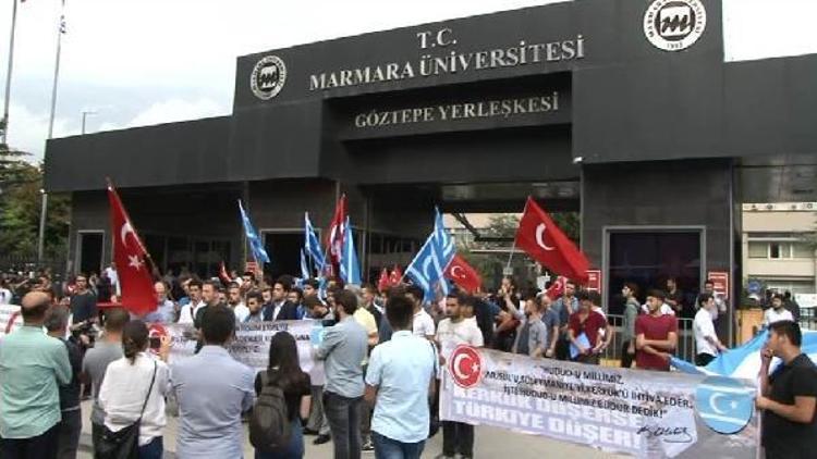 Marmara Üniversitesinde referandum protestosu