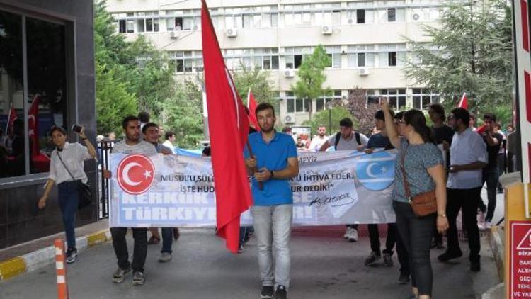 fotoğraflar//Marmara Üniversitesinde referandum protestosu