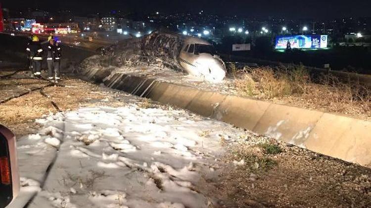 Atatürk Havalimanında iniş sırasında uçak düştü: 4 yaralı (3)