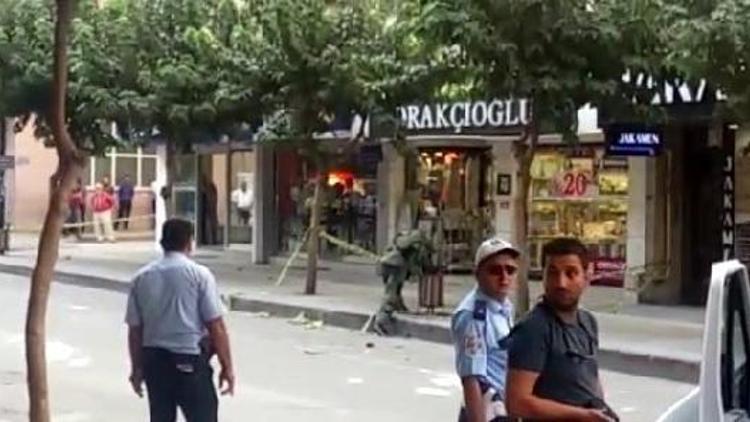 Elazığ’da şüpheli paket fünyeyle patlatıldı