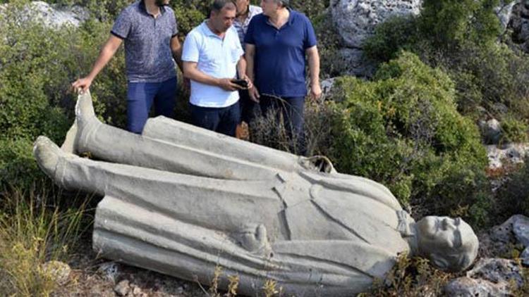 Atatürk heykeliyle ilgili gözaltına alınan 3 kişi için karar