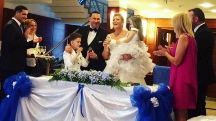 Özge Uzun boşandığı eşi Volkan Üst ile ikinci kez nikah masasına oturdu