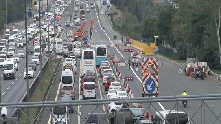 Köprüdeki çalışma trafiği felç etti (2)