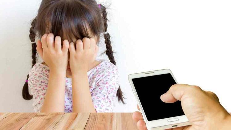 Çocuklarınızı telefon bağımlılığından nasıl korursunuz