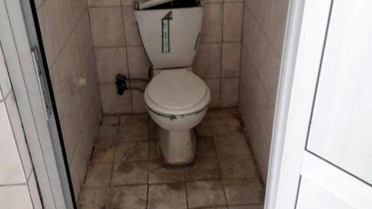 Öğrenci ve velilerden, okul tuvaletlerinin bakımsızlığına tepki