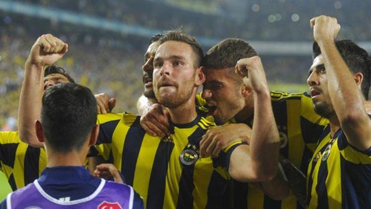 Fenerbahçeden yeni transferler için imza töreni