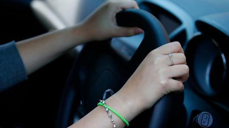Suudi Arabistanda kadınların otomobil kullanmasına izin çıktı