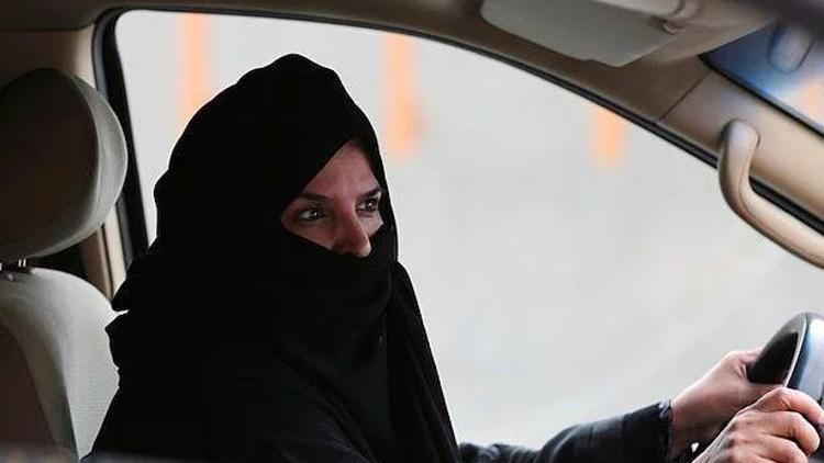 Dünya için küçük Suudi kadınlar için büyük gün Artık araba kullanabilecekler