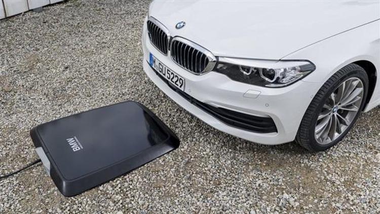 BMWden kablosuz şarj cihazı