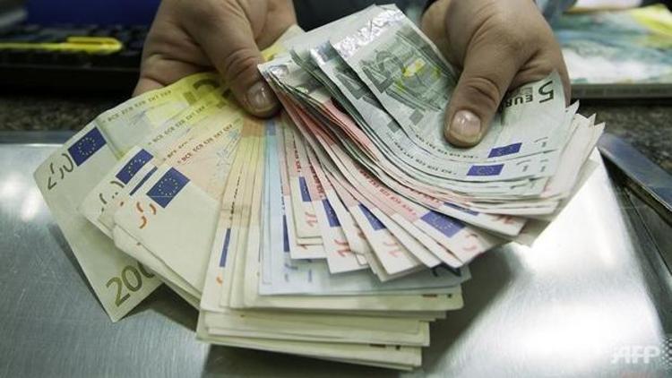 Piyasa çok hareketli: Dolar 3.60, Euro ise 4.22 seviyesini gördü