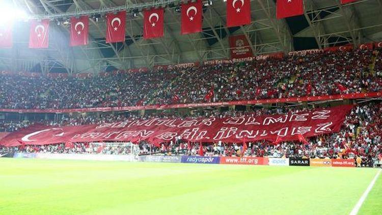 Taraftar tribüne döndü İşte rakamlar...