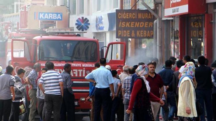 Otel bodrumunda yangın