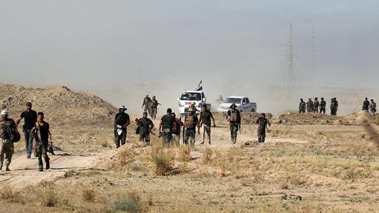 Iraklı askerler, hareket etmek için İbadinin emrini bekliyor