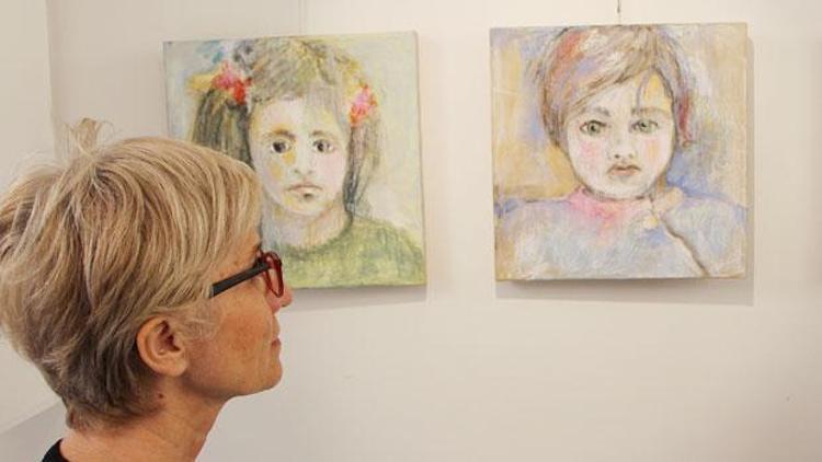 Türk sanatçılar Paris’te resim sergisi açtı