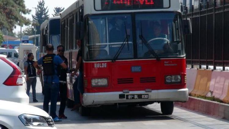 Uyuşturucu tacirleri belediye otobüsüyle adliyeye götürüldü