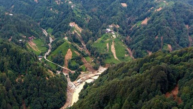 Rize’de sel ve heyelanda mahsur kalanlara ulaşıldı