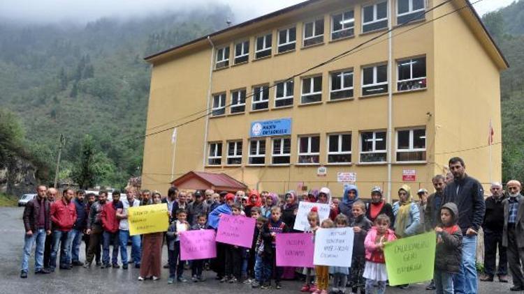 Trabzon’da velilerden okul eylemi
