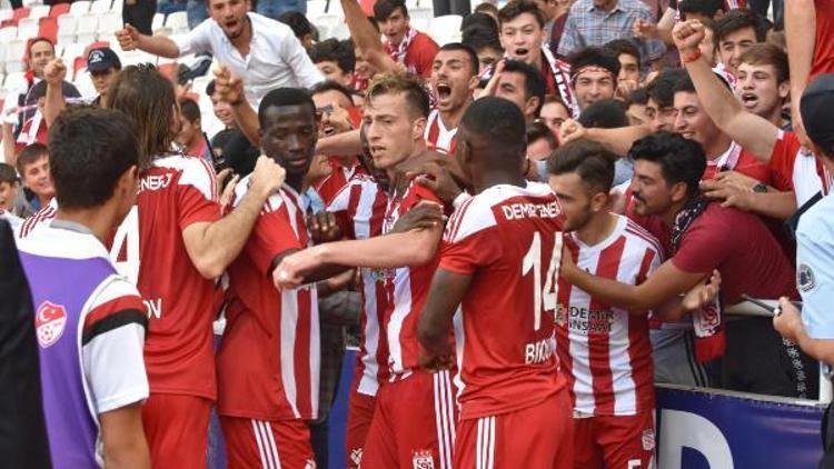 Demir Grup Sivasspor-Antalyaspor maçının fotoğrafları