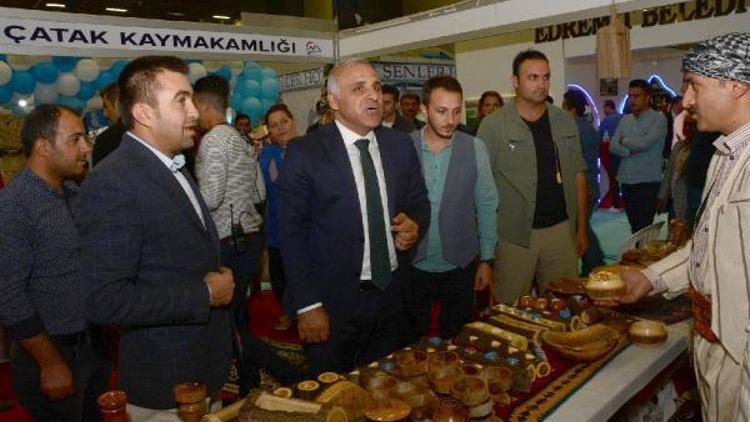 Van, Bitlis ve Muş valilerinden Çatak standına ziyaret