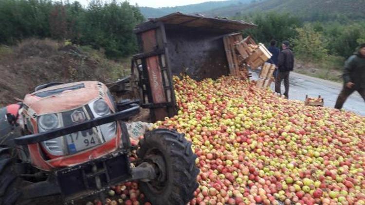 Elma yüklü traktör devrildi: 3 yaralı