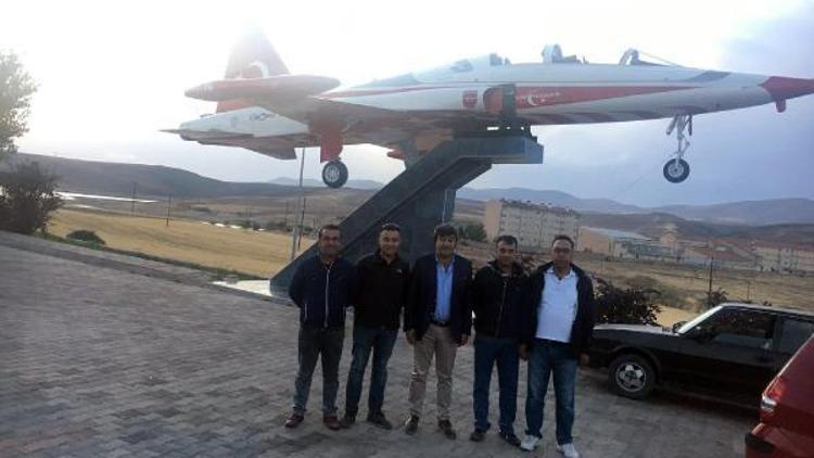 Kayseride Türklük Anıtına F-5 uçağı monte edildi