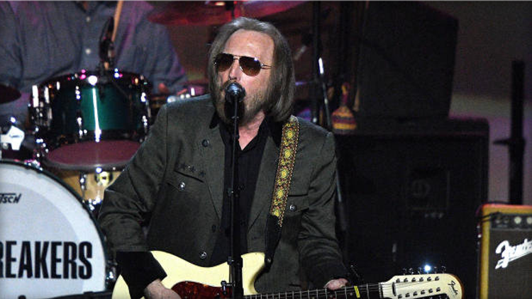 Efsane müzisyen Tom Petty hayatını kaybetti
