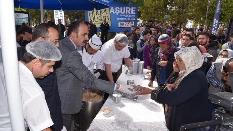 Selçuklu Belediyesinden öğrencilere aşure ikramı