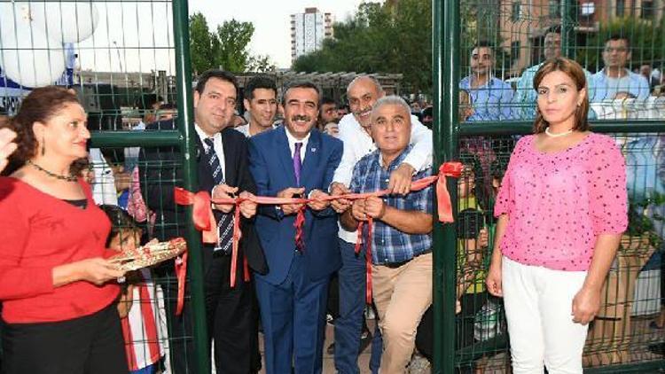 100.Yıla futbol sahası ve 2 park