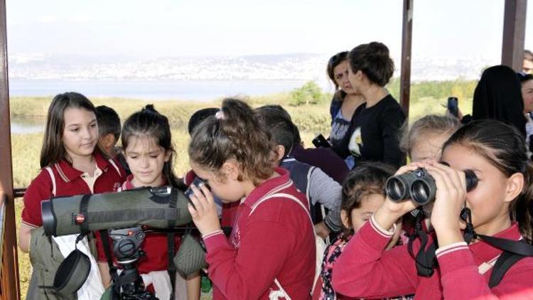 Öğrenciler kuşları izledi