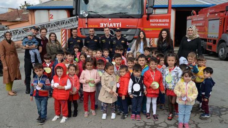 Öğrencilerden itfaiyecilere ziyaret