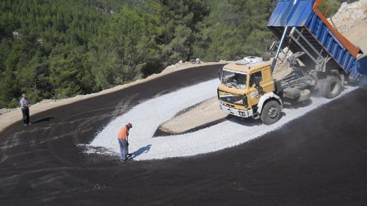 Yalçı yolu yenilendi