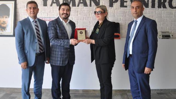 Polis Eşleri Derneğinden Malkaralı işadamlarına plaket