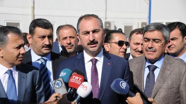 Bakan Gül: FETÖ elebaşının iadesi ile ilgili engel kalmadı