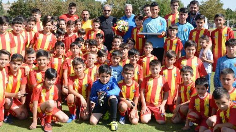 Kayserispor Futbol Okulları, A takımı ziyaret etti